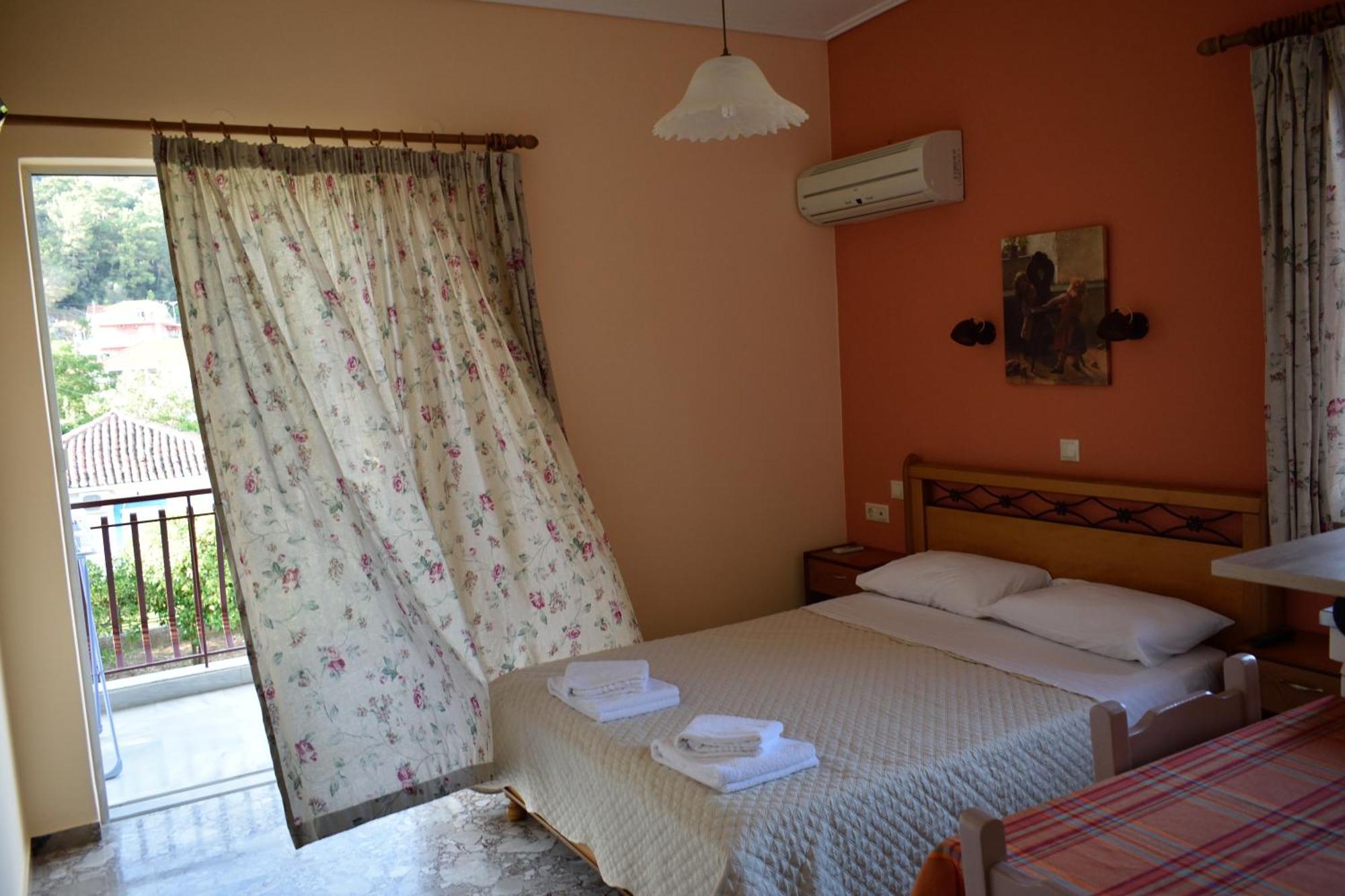 Stamoulis Apartments Agia Efimia Quarto foto